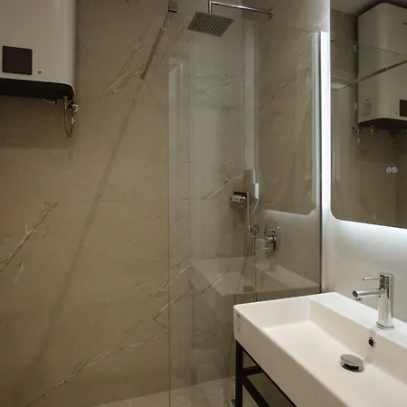 Hotel Downtown Shkoder