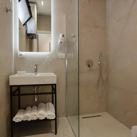 Hotel Downtown Shkoder